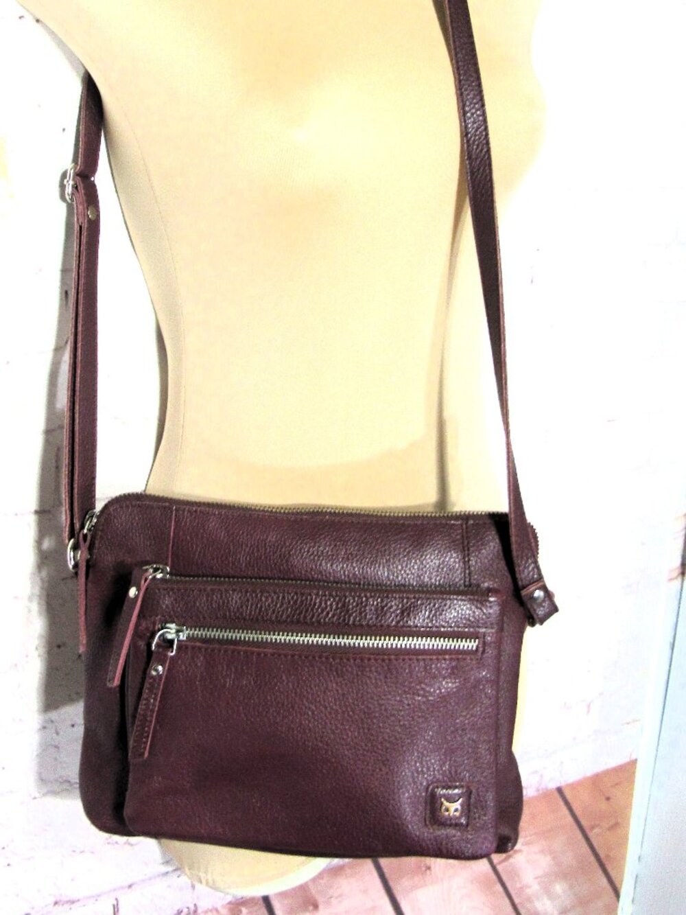 GENUINE LEATHER FROM INDIA XBODY BAG + LOTS OF POCKETS WINE COLOR
